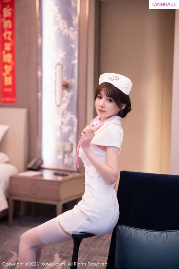 婠婠么  [XiuRen]高清写真图 2023.02.06 No.6221 婠婠么 护士服丝袜第5张图片